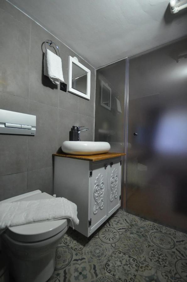 Downtown Two-Bedrom Apartment 第比利斯 外观 照片